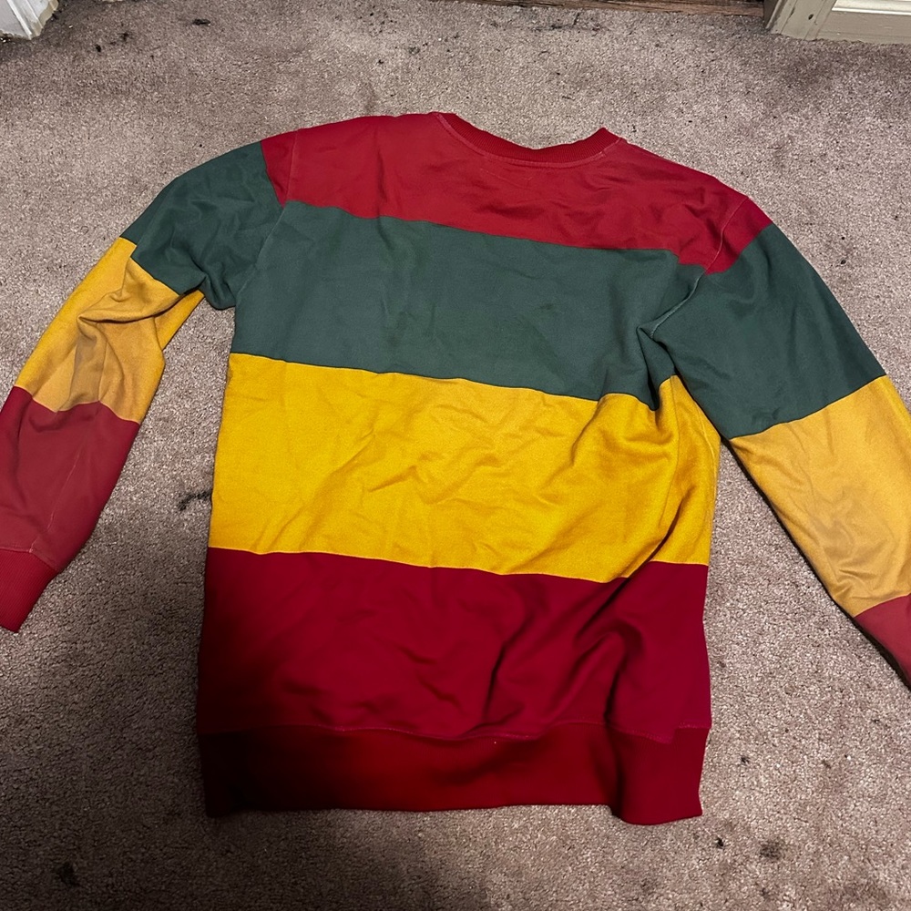 GUESS Sweatshirt - Picture 3 of 5